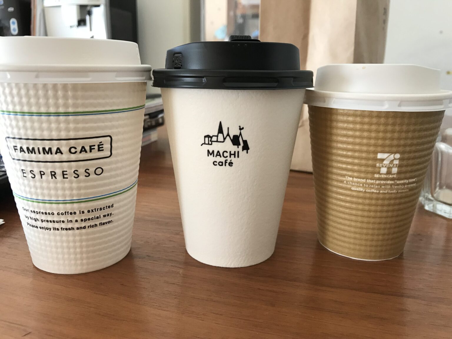 コンビニ「ホットカフェラテ」一気飲み比べレビュー。一番美味しいのは? ゆとくら コンビニ「ホットカフェラテ」一気飲み比べレビュー。一番美味しいのは? ゆとくら